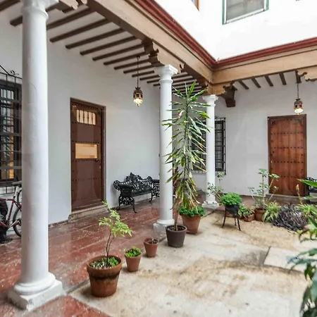 Spanish Architectural Gem Duplex - Center By Rems Apartment