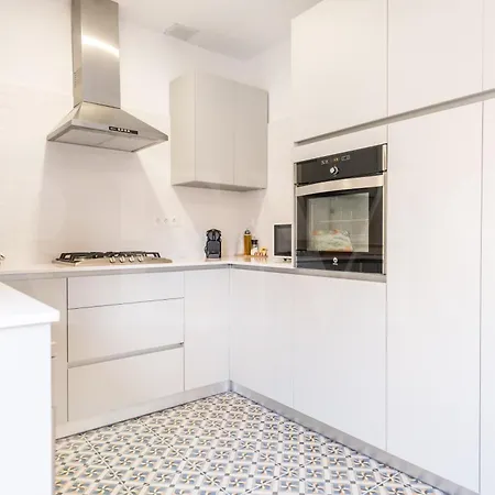 Spanish Architectural Gem Duplex - Center By Rems