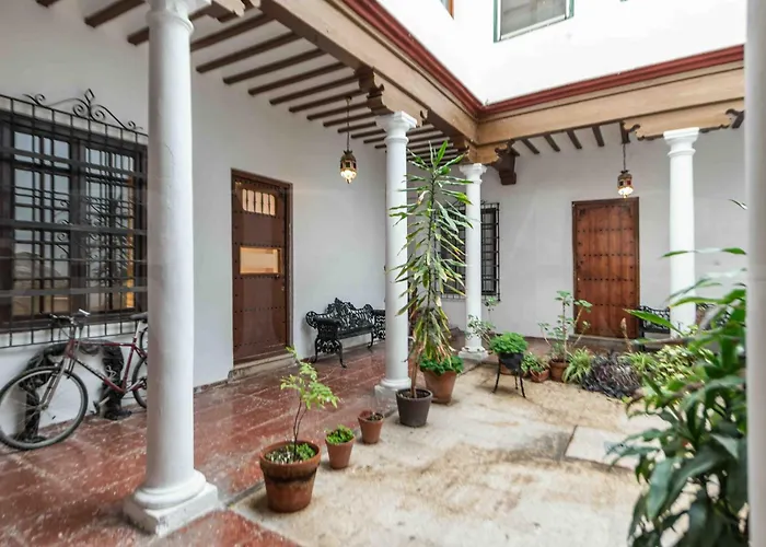 Spanish Architectural Gem Duplex - Center By Rems Apartment