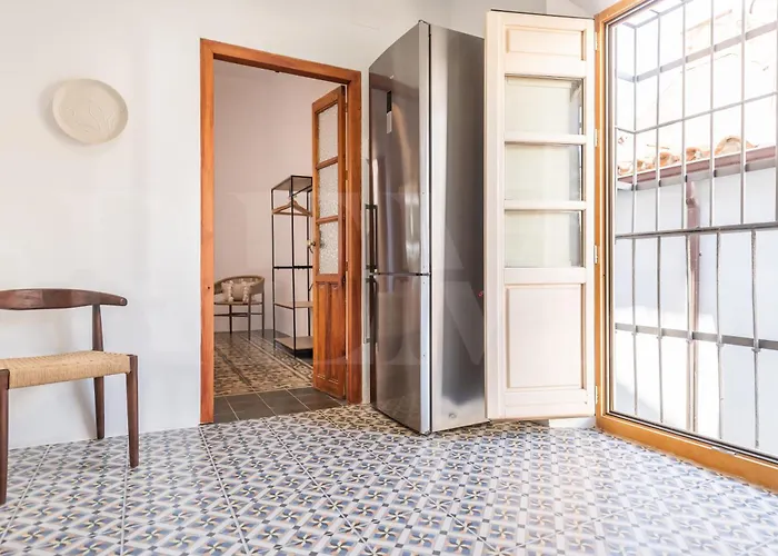 Spanish Architectural Gem Duplex - Center By Rems *